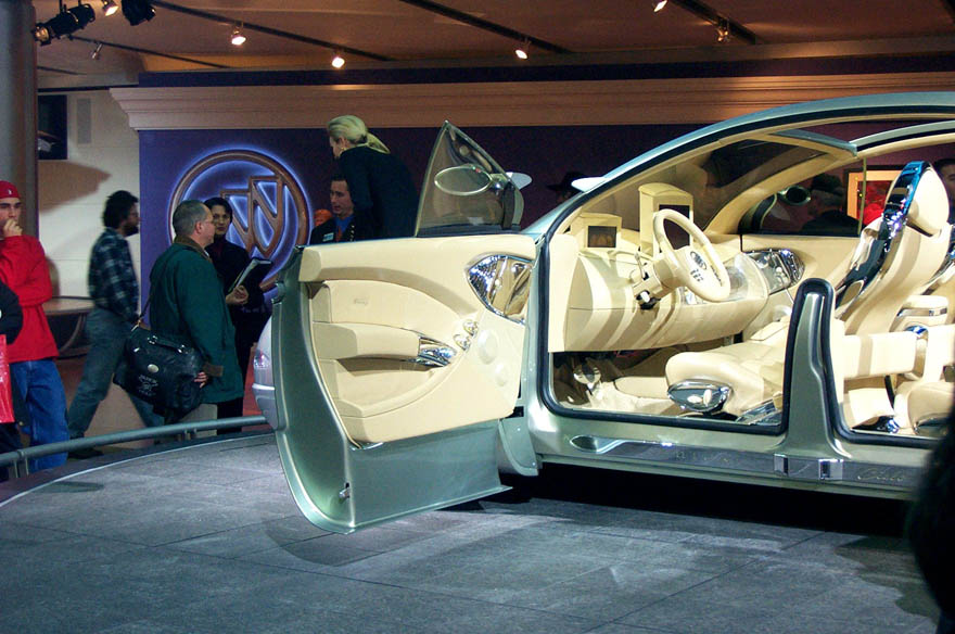Detroit Auto Show 2002 025
