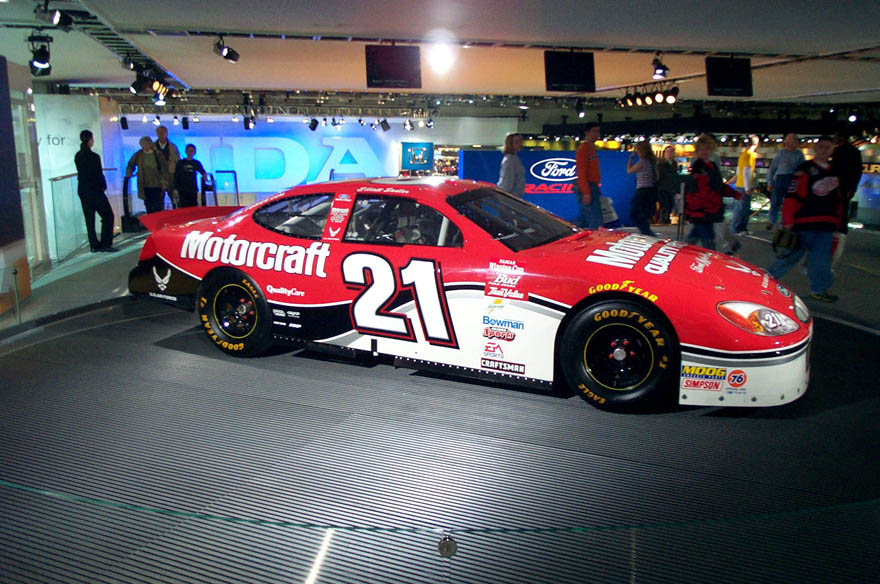 Detroit Auto Show 2002 036