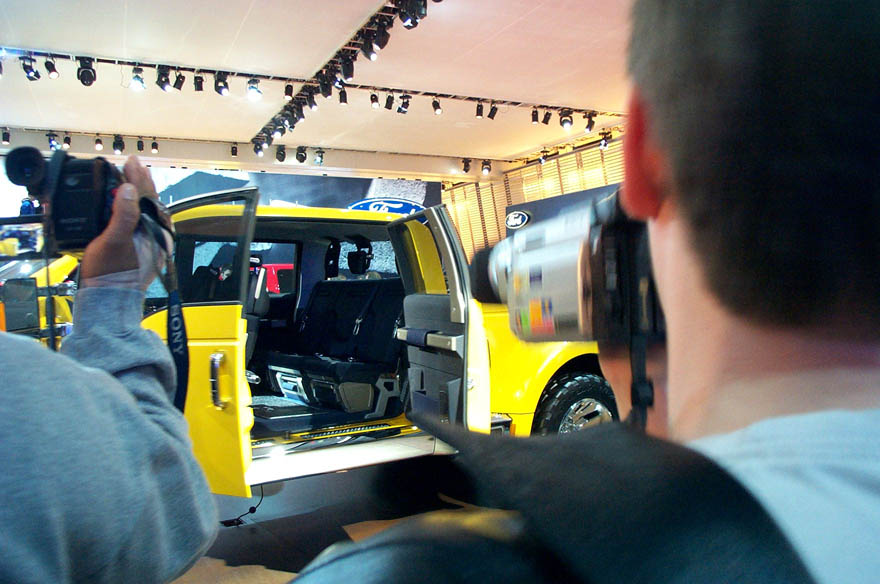 Detroit Auto Show 2002 043
