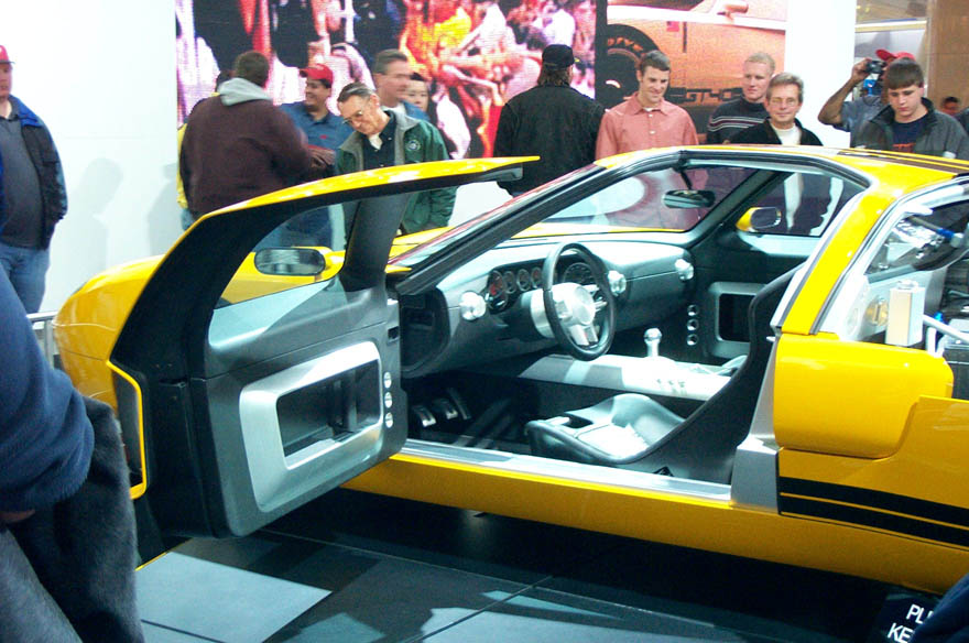 Detroit Auto Show 2002 055